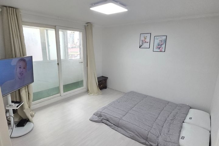 Fully renovated two-room unit in Dowon-dong 5th image