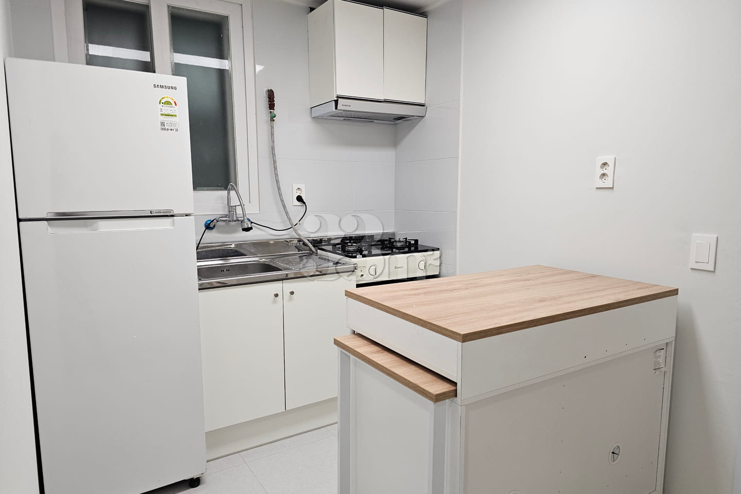Guwol-gil Hospital, clean, fully furnished 4th image