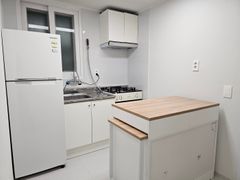 Guwol-gil Hospital, clean, fully furnished 4th image