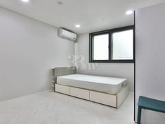 42 Studio Apartment on a Main Road in Hongdae 1th image