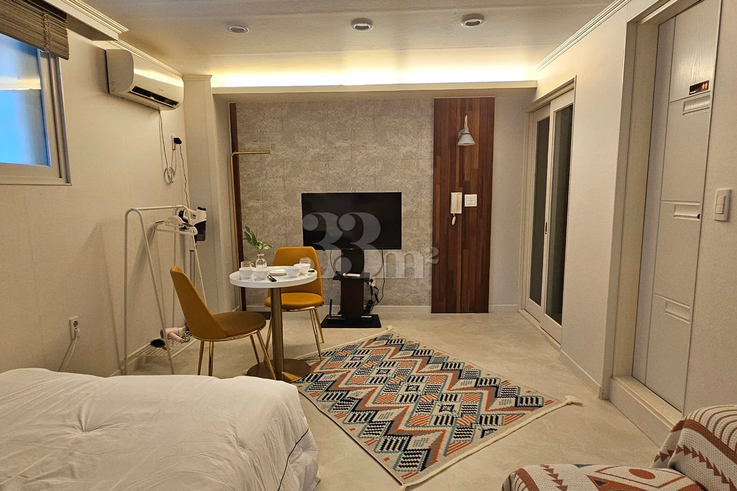 5-minute drive to Hanok Village 13th image