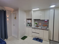 It is a neat, newly built room. 3th image