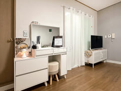 Well-maintained, fully furnished room 🍀 5th image