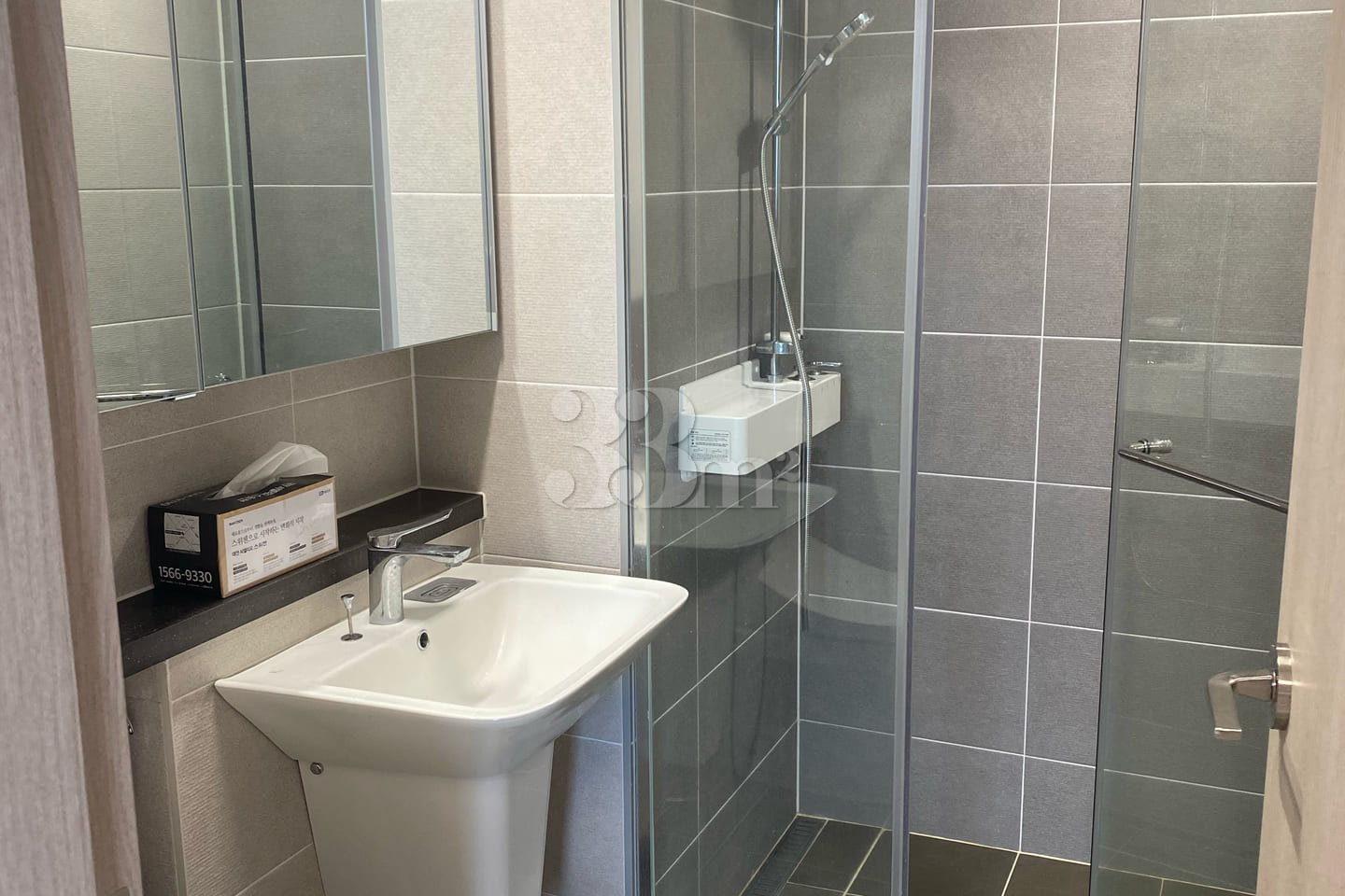 New design, fully furnished ๐ 9th image