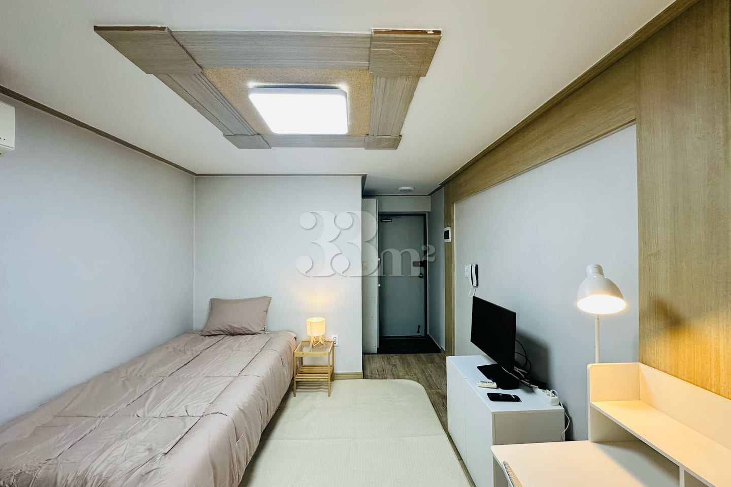Fully furnished studio apartment near the cen 2th image