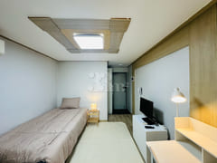 Fully furnished studio apartment near the cen 2th image
