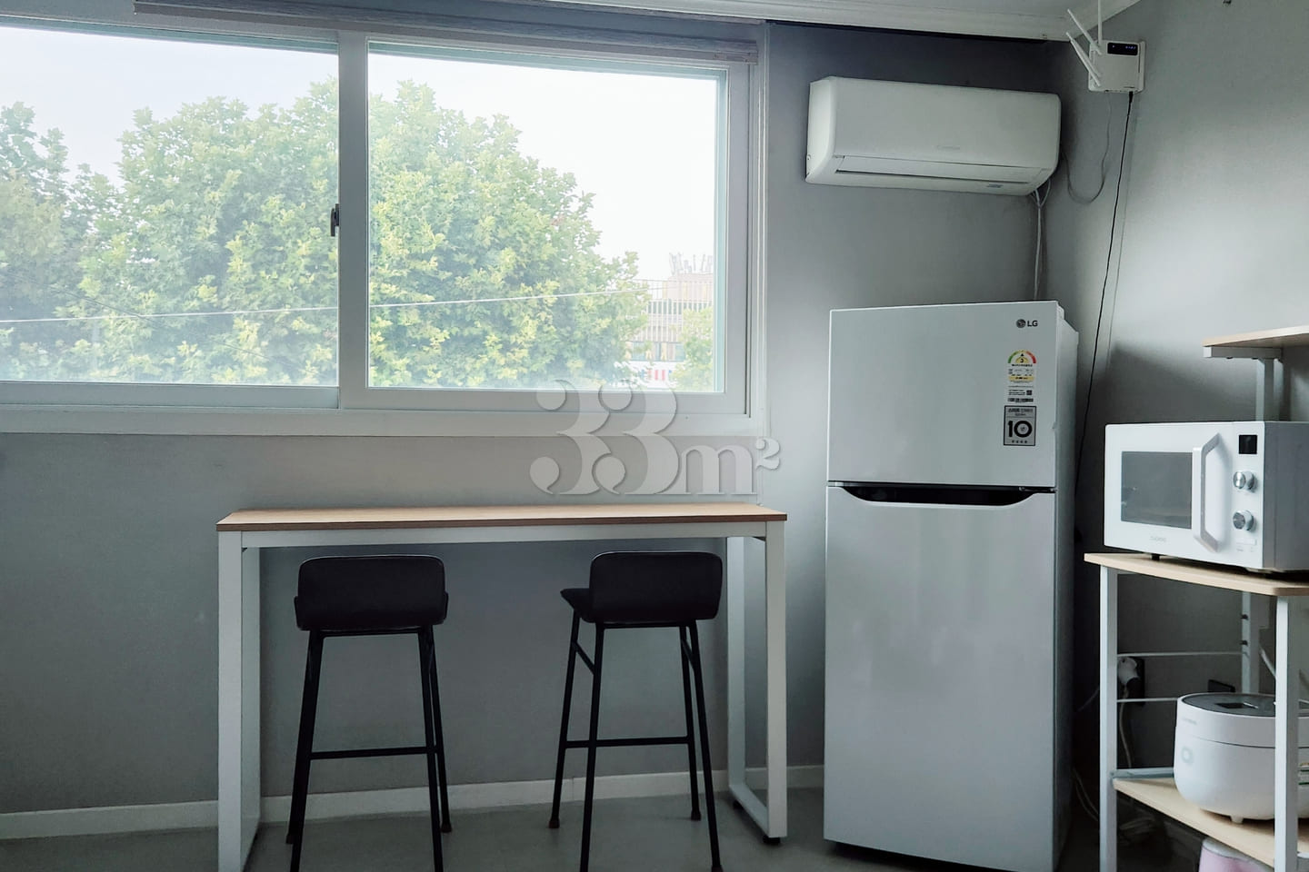 Two-room unit right next to the station in Bu 6th image