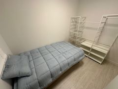 Brand-new two-room unit, parking available. 6th image