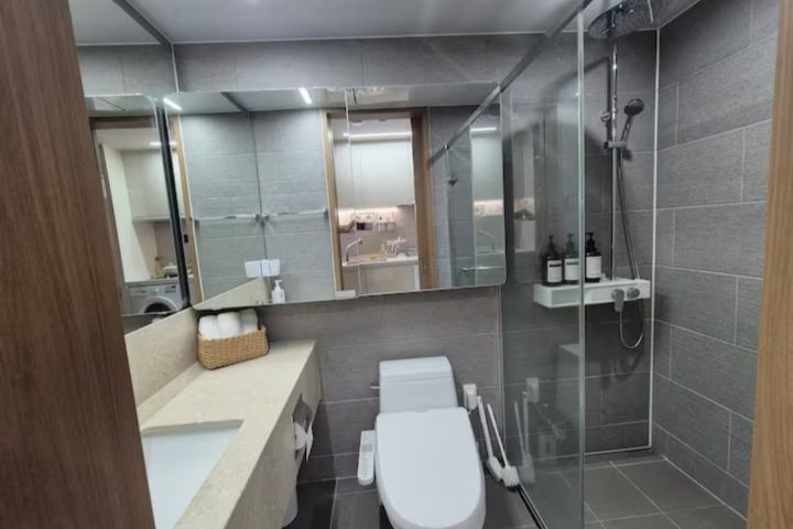 An attractive accommodation with a sea view. 6th image