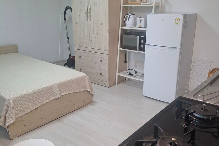 Gamhae Eobang Studio Apartment 0th image