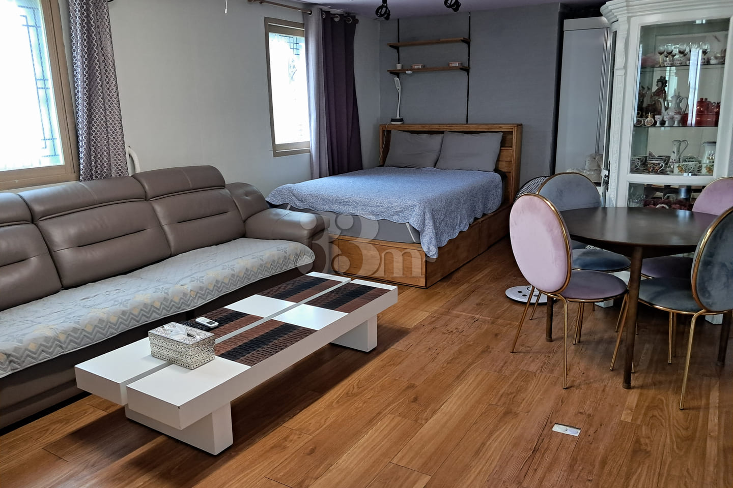 Fully furnished, spacious studio-style unit 3th image