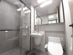 Newly built 3-room unit with 2 bathrooms near 5th image