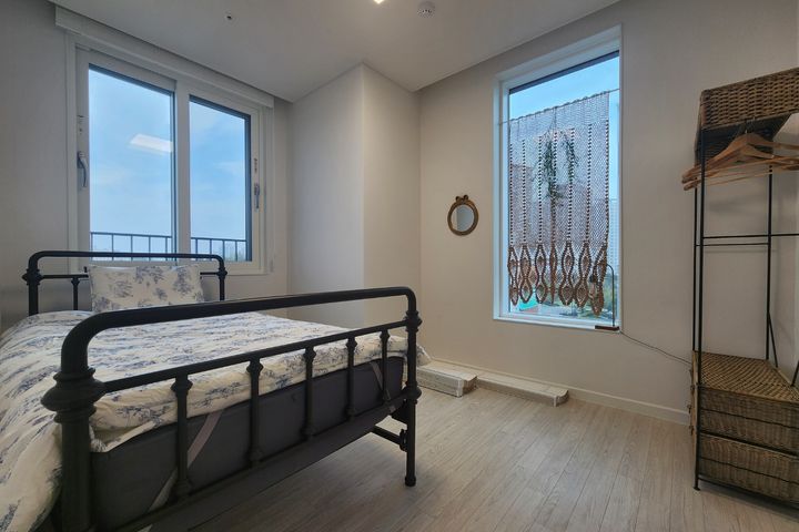 Brand-new, spacious two-room unit; parking av 10th image