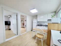 ❤️Newly renovated, sunny 2-room apartment in  7th image