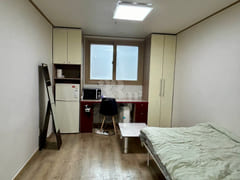 Best value for money, close to the subway sta 1th image