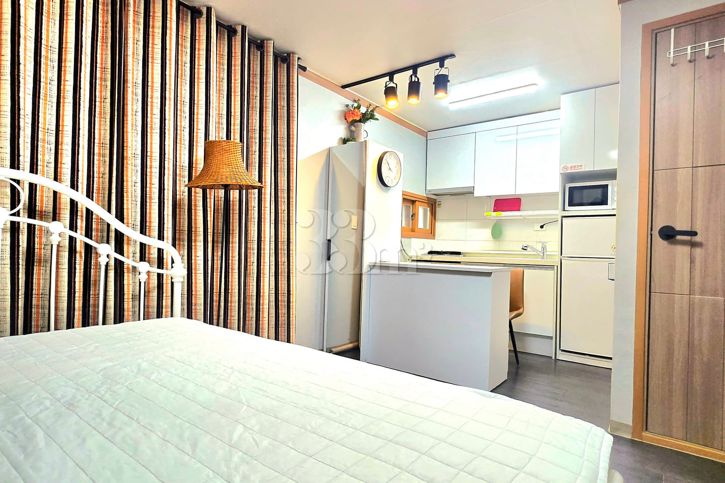 Neat Studio in Mangwon (Unit 201) 4th image