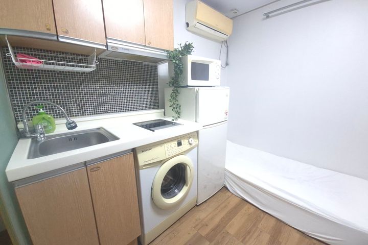 Cozy and warm studio apartment 1th image