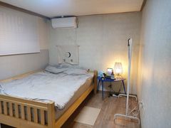 Affordable studio apartments in Hongdae 2th image