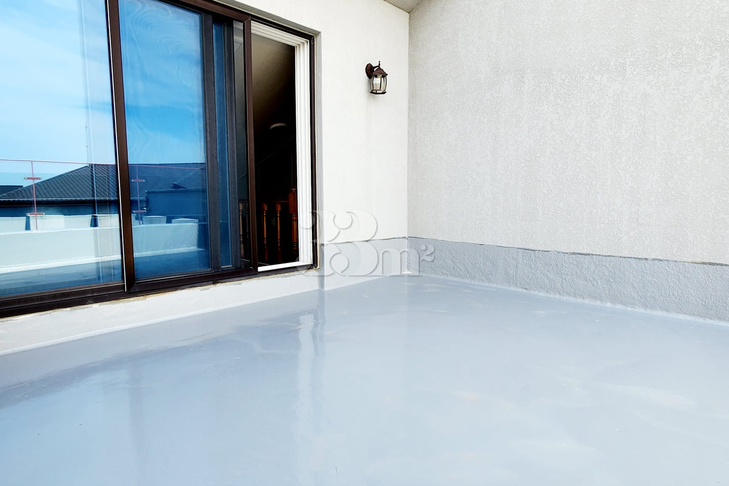 One-month stay at a beachfront duplex with a 2th image