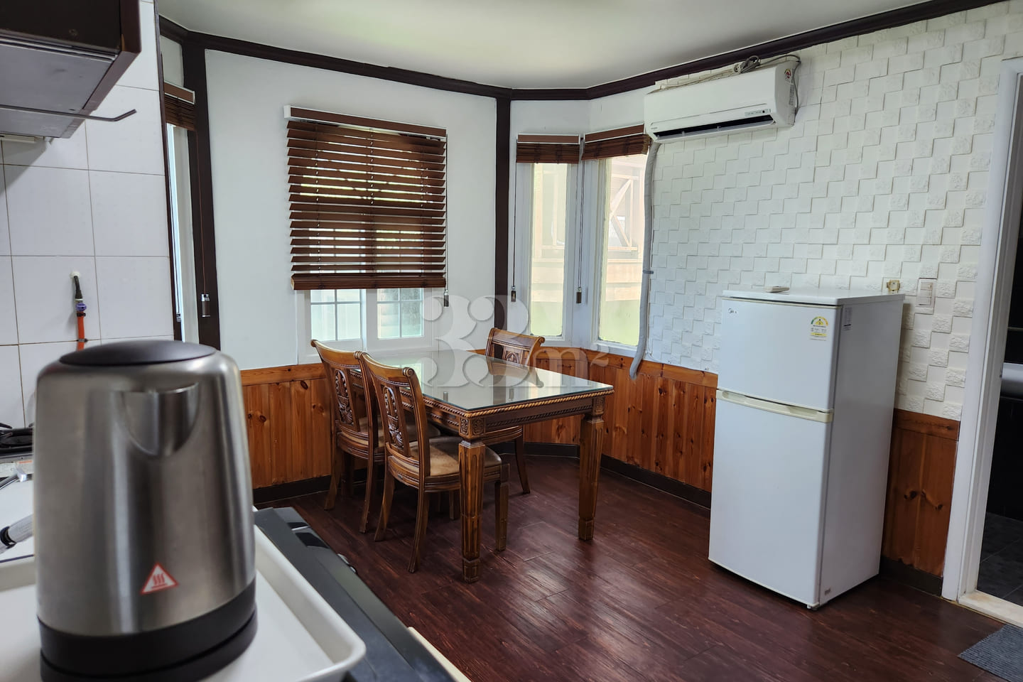 Separate-layout studio apartment on Aewol Coa 5th image