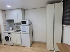 Suyu Station Fully Furnished Unit (B2) 11th image