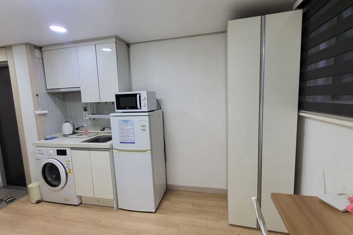 Suyu Station Fully Furnished Unit (B2) 11th image
