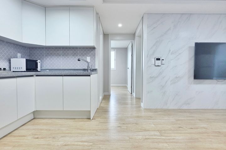 Newly Built 3-Room Unit 202 in Yeosu 1th image