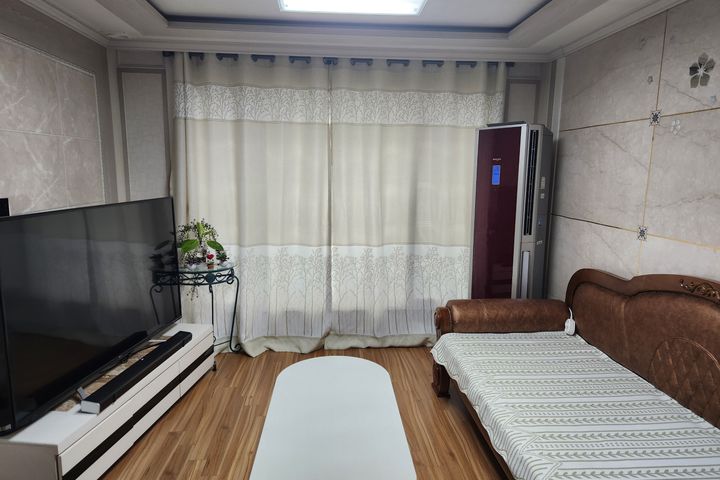 3-room apartment between Jeungsan Station and 6th image