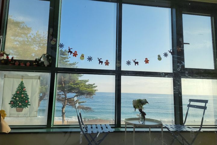 3-Room Ocean View – 10m from the Sea 2th image