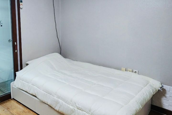 정 스테이 0번째 이미지