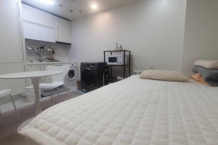 Special Price: Top-floor unit near Lotte Depa 11th image