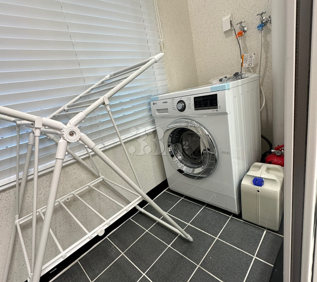 Brand-new two-room unit, parking available. 13th image