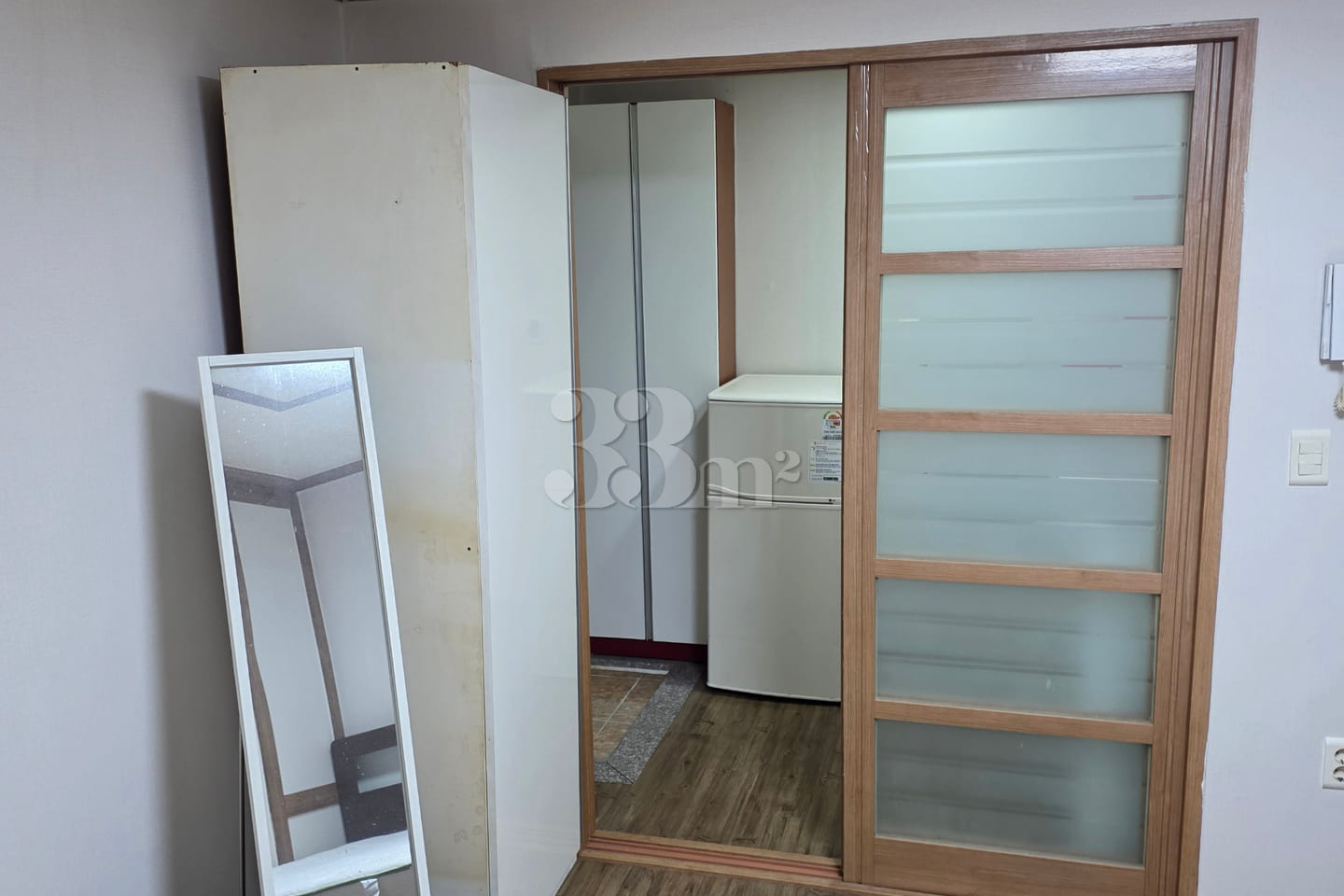 5 minutes from Duryu Station, spacious room 2th image