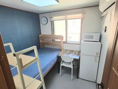 조용한 4층 방  0번째 이미지