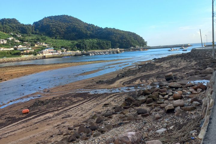 The sea and fishing. 2th image