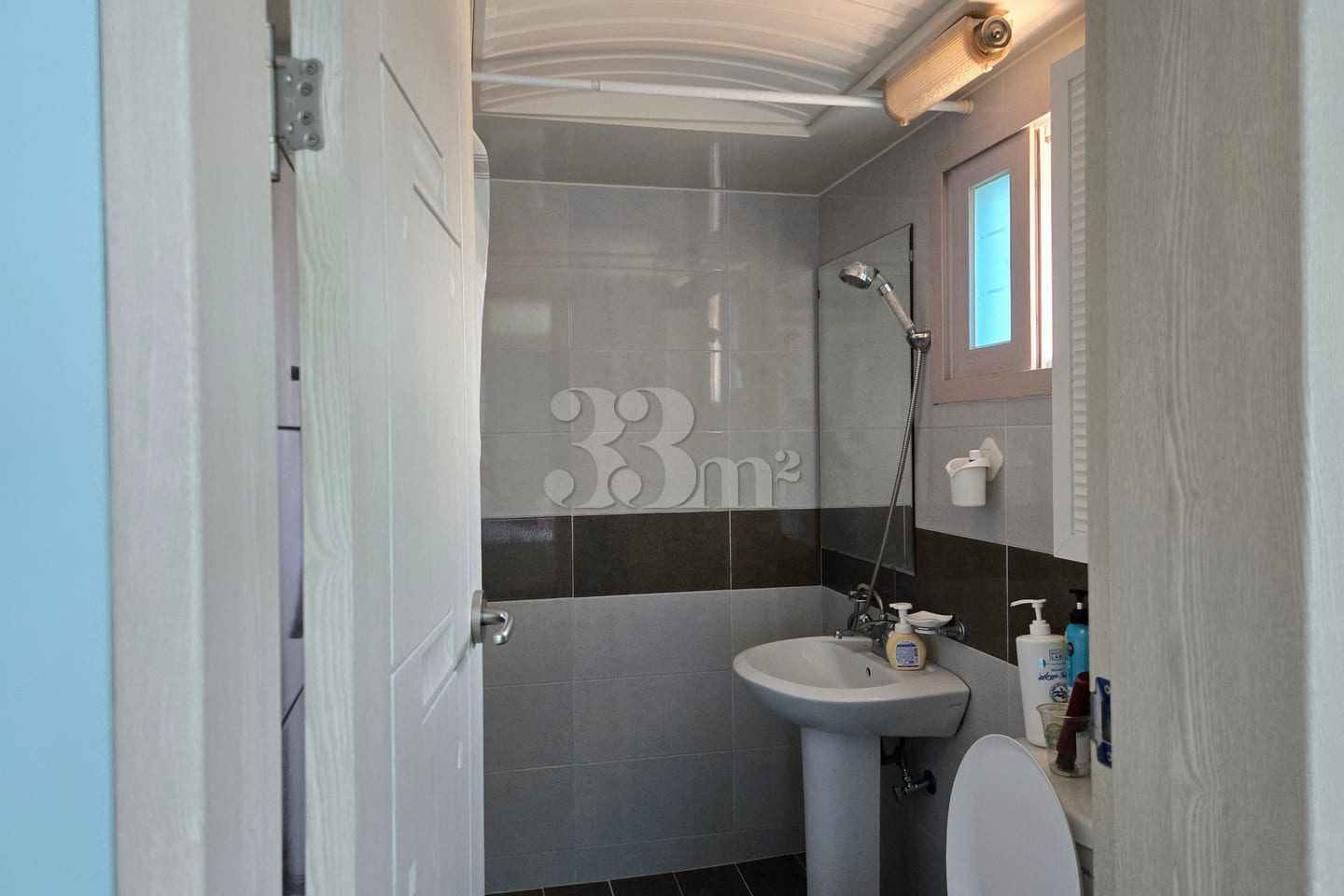 Room 301 1th image