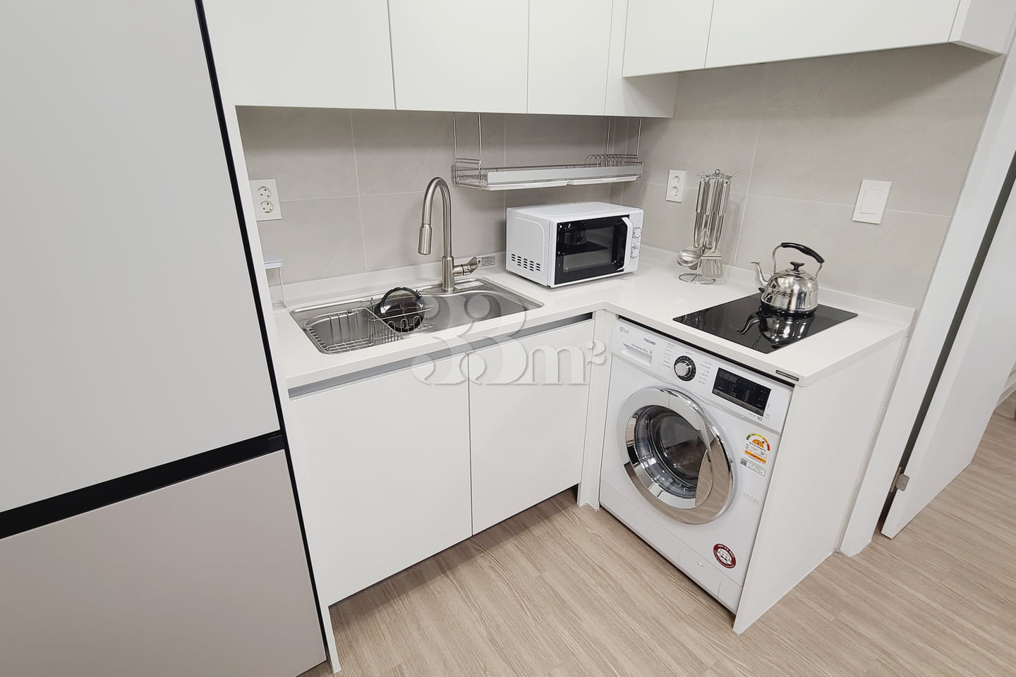 🌈 COEX Two-Room Unit #303 8th image