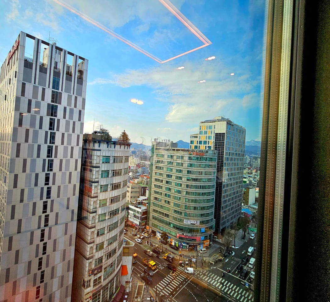 Spacious, fully furnished duplex in Euljiro 8th image