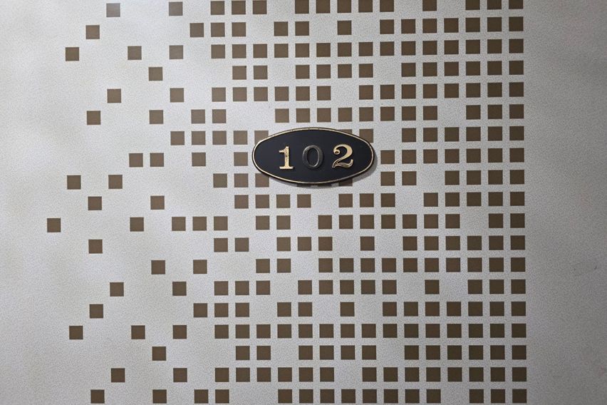 Room 102 0번째 이미지