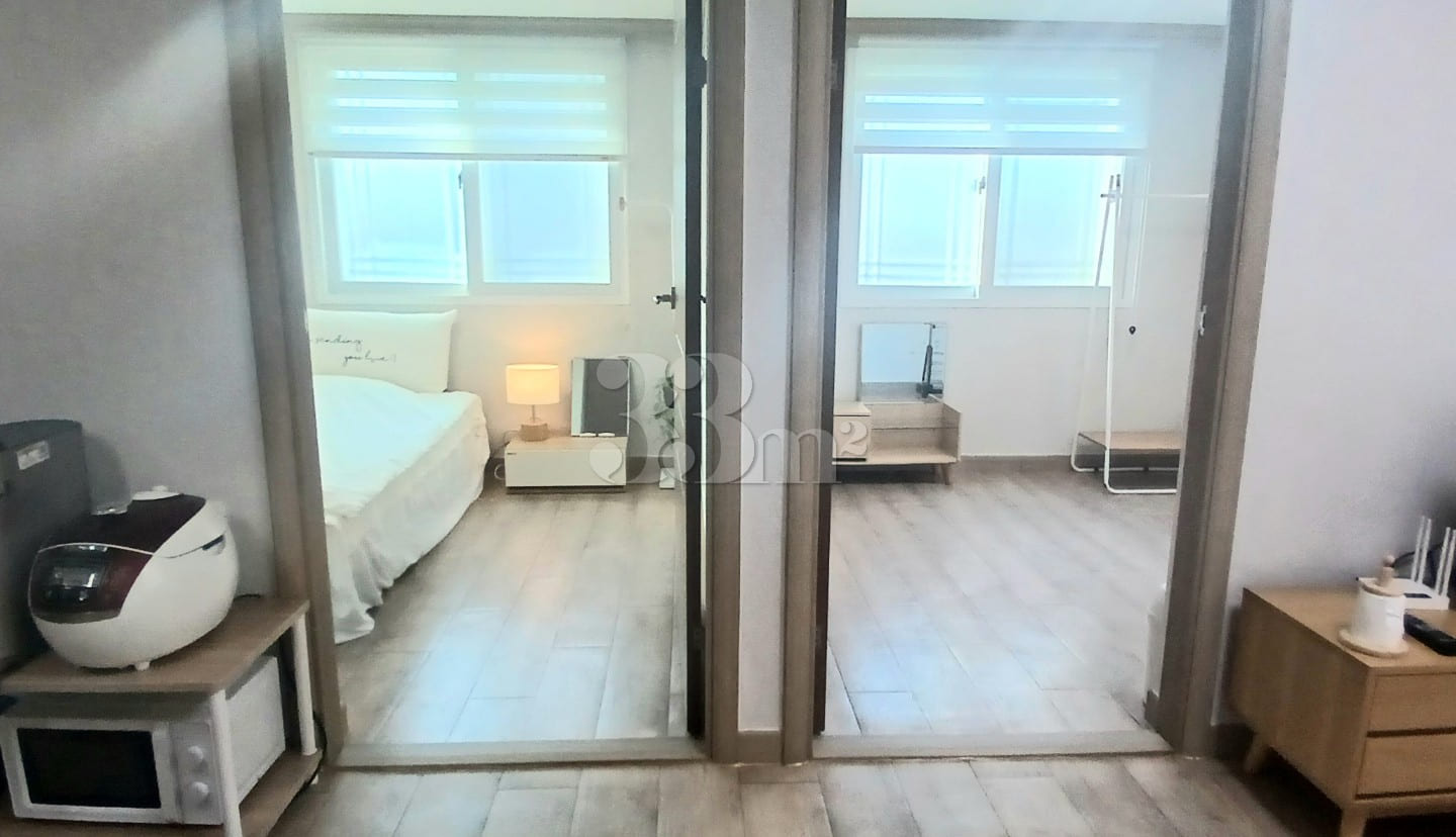 Susong-dong three-room apartment with good va 1th image