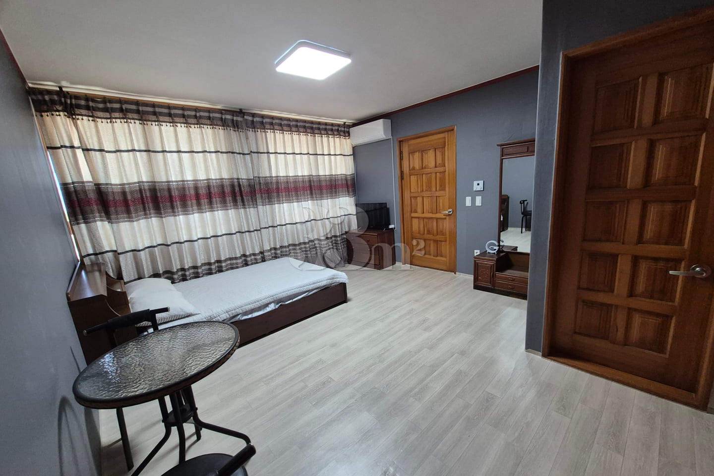 Fully furnished, west-facing, 4-bedroom unit 1th image