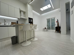 Brand-new two-room unit, parking available. 1th image