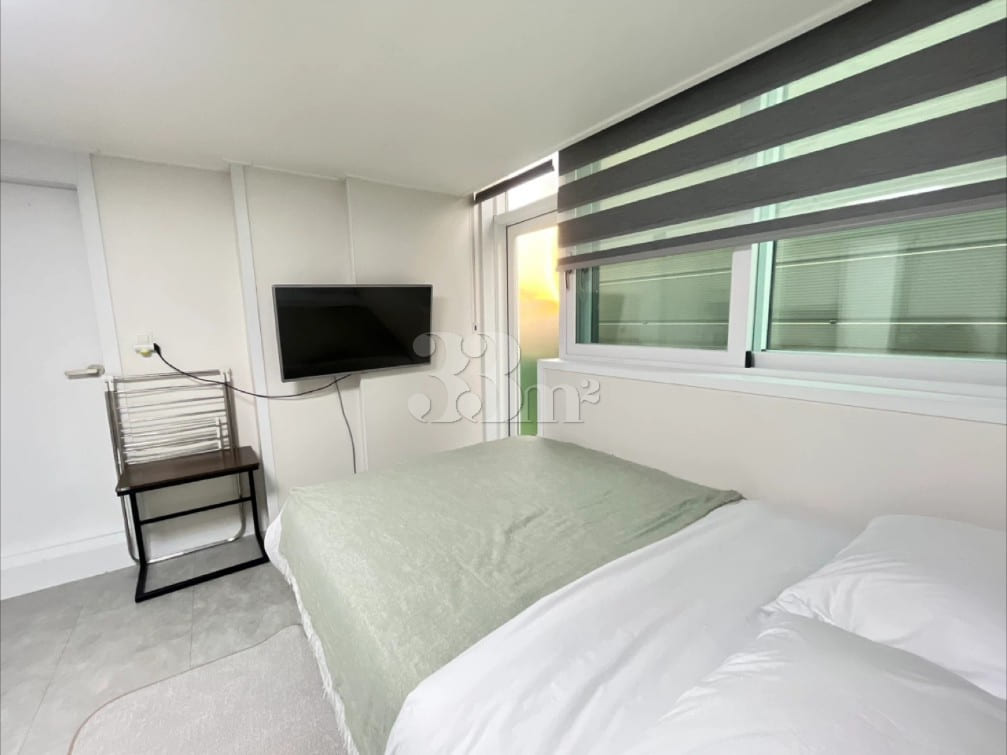 Studio apartment with a balcony 6th image