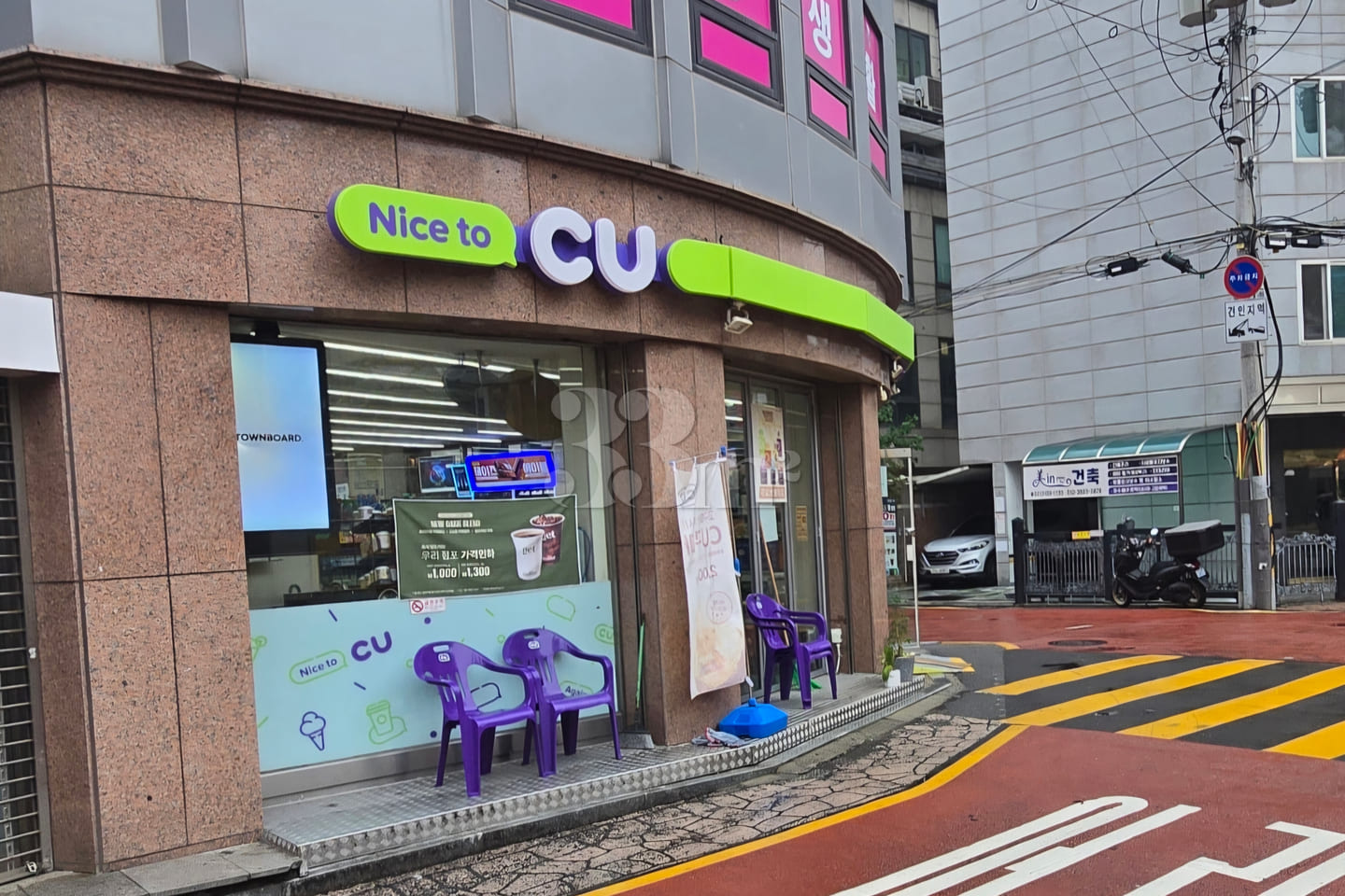π Sinchon / Behind Hyundai Department Store 11th image
