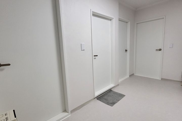 Neat and cozy, just like an apartment. 5th image