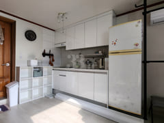 Large studio apartment 1 minute from Wangsimn 2th image