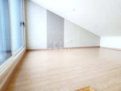 One-month stay at a beachfront duplex with a 4th image