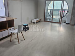 Studio apartment with an elevator 0th image