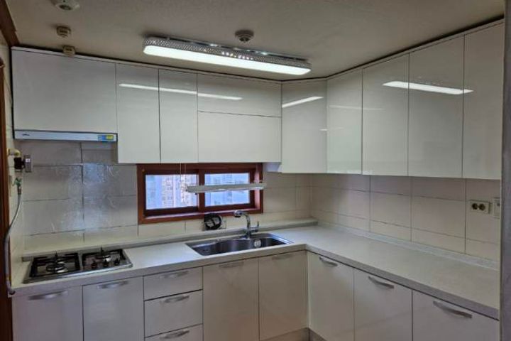 40-pyeong apartment with 4 large rooms 2th image