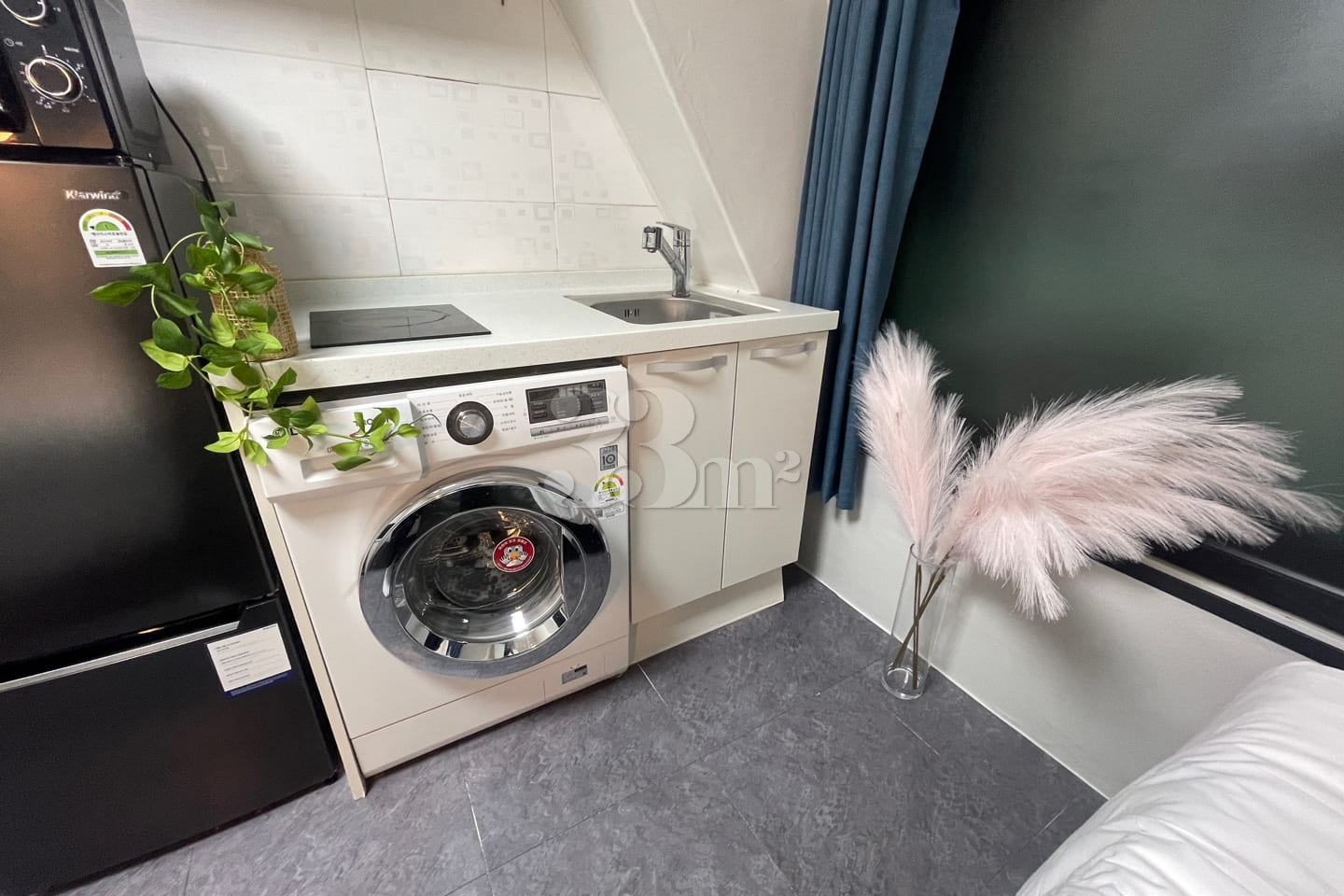 Raum Suite 502 9th image